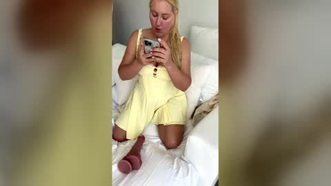 Snapshot of freakymadison chatting on 04-15-26, 10:10 freakymadison online show from 04-15-26, 10:10