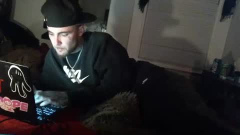 Snapshot of freakyspun101 chatting on 12-15-24, 09:24 freakyspun101 online show from 12-15-24, 09:24