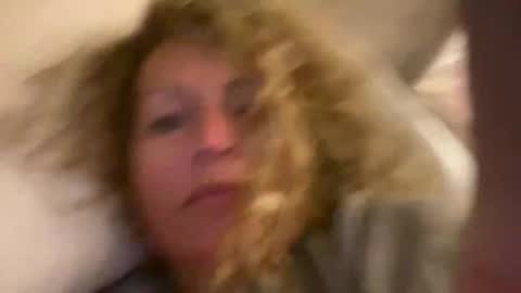 Snapshot of freakywhitegirl696 chatting on 06-11-26, 06:44 Sweetcandy online show from 06-11-26, 06:44