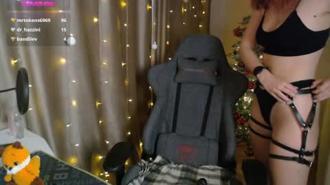 Snapshot of frechemolly chatting on 01-10-25, 11:11 Margo online show from 01-10-25, 11:11