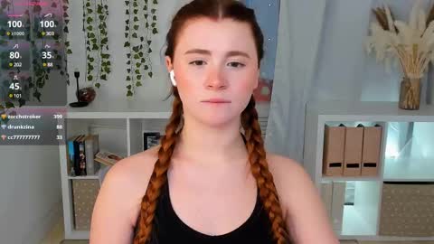 Snapshot of freckle_diyana chatting on 03-08-25, 06:21 Diyana online show from 03-08-25, 06:21