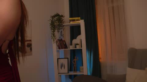 Snapshot of freckle_diyana chatting on 09-20-25, 10:00 Diyana online show from 09-20-25, 10:00