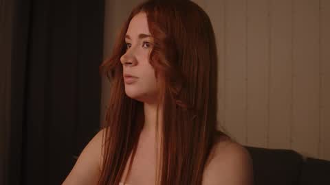 Snapshot of freckle_diyana chatting on 09-24-25, 08:17 Diyana online show from 09-24-25, 08:17