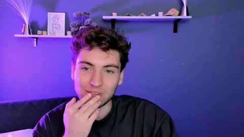 Snapshot of fred_strong chatting on 12-18-25, 08:37 Freddy online show from 12-18-25, 08:37