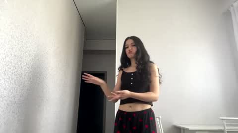 Mia online show from 06-26-26, 05:56