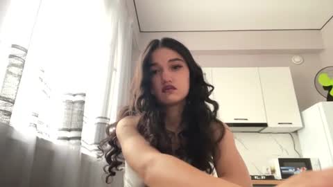 Mia online show from 07-01-26, 05:09
