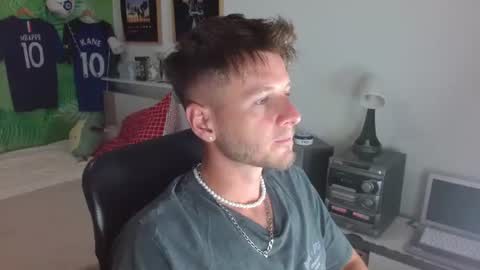 Snapshot of freddy_star chatting on 07-07-26, 01:37 Frederick Perin online show from 07-07-26, 01:37