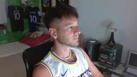 Snapshot of freddy_star chatting on 07-08-26, 04:00 Frederick Perin online show from 07-08-26, 04:00