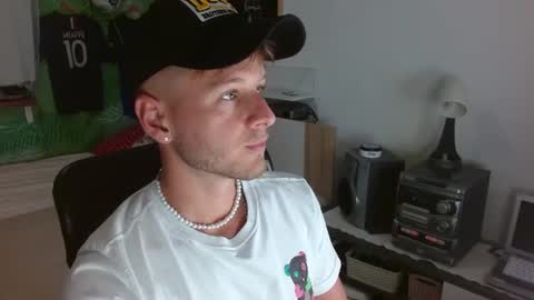 Snapshot of freddy_star chatting on 07-10-26, 01:14 Frederick Perin online show from 07-10-26, 01:14