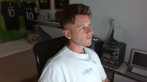 Snapshot of freddy_star chatting on 07-26-26, 10:55 Frederick Perin online show from 07-26-26, 10:55