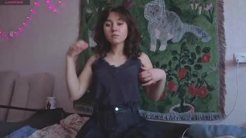 Mia online show from 04-25-26, 09:23