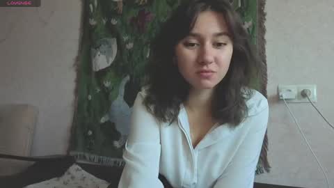Mia online show from 05-11-26, 07:25