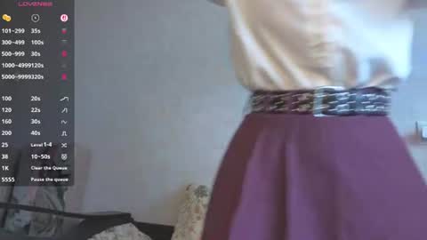 Mia online show from 06-15-26, 08:49