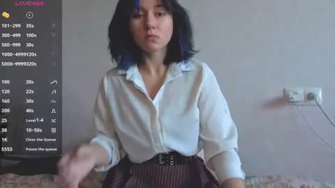 Mia online show from 06-18-26, 09:36