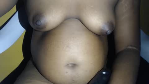 Snapshot of freelady1011 chatting on 02-11-26, 06:18 babyyo online show from 02-11-26, 06:18