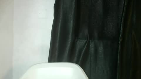 Snapshot of frekkymorelle chatting on 02-18-25, 11:22 frekkymorelle online show from 02-18-25, 11:22