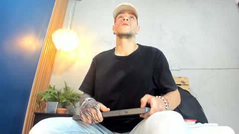 Xavier online show from 01-15-25, 01:12