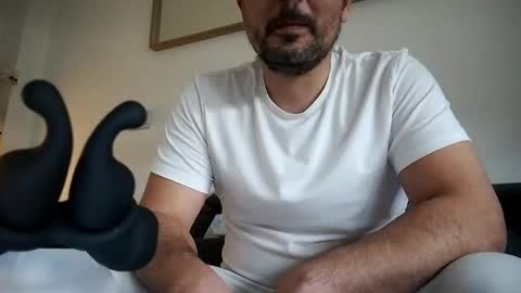 Snapshot of frenchhard0000 chatting on 02-20-25, 10:59 Horny french hard online show from 02-20-25, 10:59