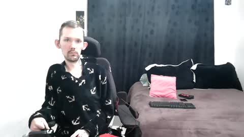 Thomas y Sophia online show from 02-20-25, 08:28