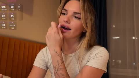 Snapshot of frenzyfoxs chatting on 10-27-25, 02:54 Jason and Sonya online show from 10-27-25, 02:54