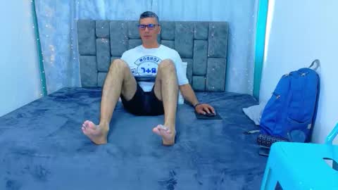 frepocolle online show from 04-18-26, 01:04