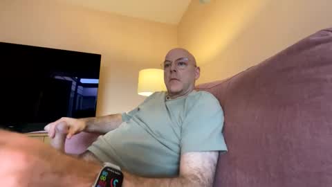 Snapshot of freshfromthepump chatting on 10-28-25, 03:14 freshfromthepump online show from 10-28-25, 03:14