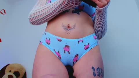 Snapshot of fresita_rojita chatting on 09-14-25, 04:55 Charick online show from 09-14-25, 04:55