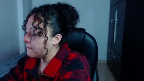 Snapshot of freud_x_louise1 chatting on 12-09-24, 05:40 Louise online show from 12-09-24, 05:40