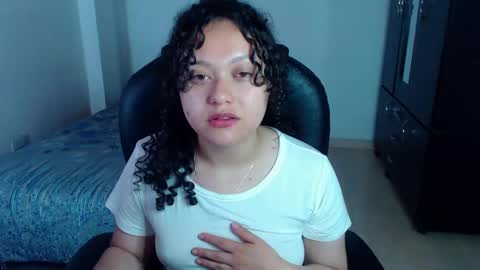 Snapshot of freud_x_louise1 chatting on 12-30-24, 06:09 Louise online show from 12-30-24, 06:09