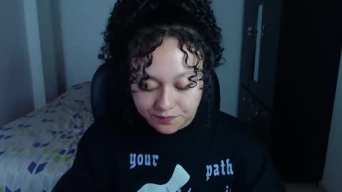 Snapshot of freud_x_louise1 chatting on 01-03-25, 04:33 Louise online show from 01-03-25, 04:33