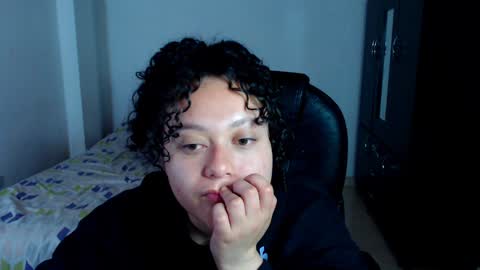 Snapshot of freud_x_louise1 chatting on 01-03-25, 09:04 Louise online show from 01-03-25, 09:04