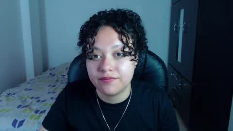 Snapshot of freud_x_louise1 chatting on 01-10-25, 09:23 Louise online show from 01-10-25, 09:23