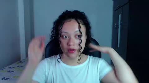 Snapshot of freud_x_louise1 chatting on 01-20-25, 05:15 Louise online show from 01-20-25, 05:15