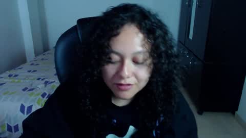 Snapshot of freud_x_louise1 chatting on 02-23-25, 07:11 Louise online show from 02-23-25, 07:11