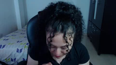 Snapshot of freud_x_louise1 chatting on 02-27-25, 05:02 Louise online show from 02-27-25, 05:02