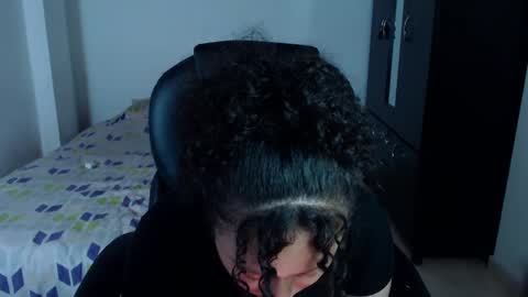 Snapshot of freud_x_louise1 chatting on 03-05-25, 04:24 Louise online show from 03-05-25, 04:24