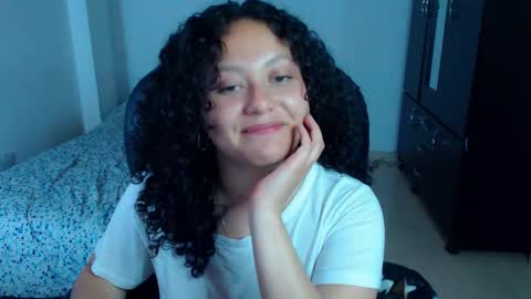 Snapshot of freud_x_louise1 chatting on 09-09-25, 04:56 Louise online show from 09-09-25, 04:56