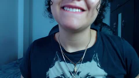 Snapshot of freud_x_louise1 chatting on 11-06-25, 01:23 Louise online show from 11-06-25, 01:23