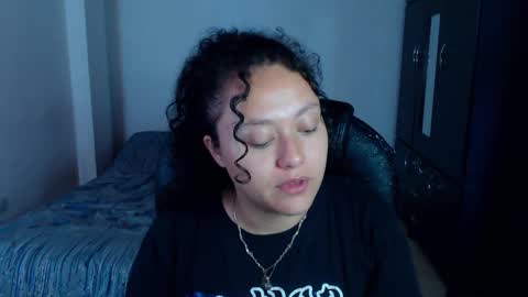 Snapshot of freud_x_louise1 chatting on 11-19-25, 12:27 Louise online show from 11-19-25, 12:27