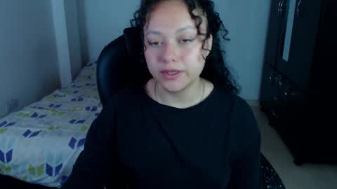 Snapshot of freud_x_louise1 chatting on 12-16-25, 11:26 Louise online show from 12-16-25, 11:26