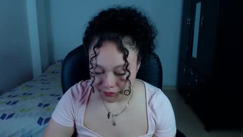 Snapshot of freud_x_louise1 chatting on 12-19-25, 11:17 Louise online show from 12-19-25, 11:17