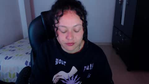 Snapshot of freud_x_louise1 chatting on 02-05-26, 01:38 Louise online show from 02-05-26, 01:38