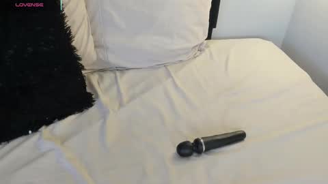 Snapshot of freya_blaze chatting on 02-14-26, 05:26 freya_blaze online show from 02-14-26, 05:26