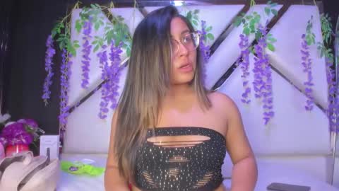 Freya online show from 04-28-26, 03:33