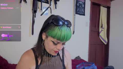 freyaa_sorceress online show from 11-22-25, 01:15