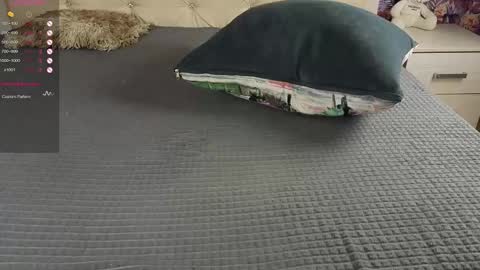 Snapshot of freyabyrne chatting on 10-10-25, 09:30 Freya online show from 10-10-25, 09:30