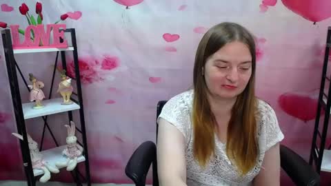 Snapshot of freyadak chatting on 05-27-26, 02:08 FreyaDak online show from 05-27-26, 02:08