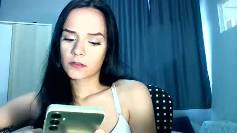 Snapshot of freyagoddess109616 chatting on 12-08-24, 01:03 Freya online show from 12-08-24, 01:03