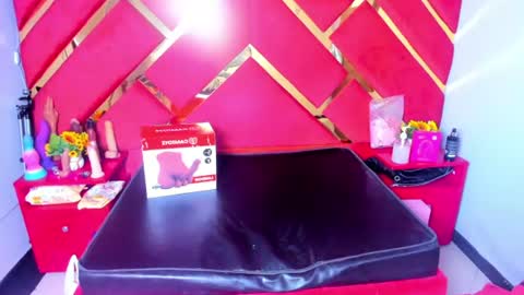 Snapshot of freyja_naugthy chatting on 07-21-26, 01:35 freyja_naugthy online show from 07-21-26, 01:35