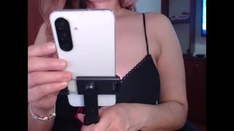 Snapshot of freyjashine_x chatting on 05-07-26, 11:26 FREYJA LOREN online show from 05-07-26, 11:26